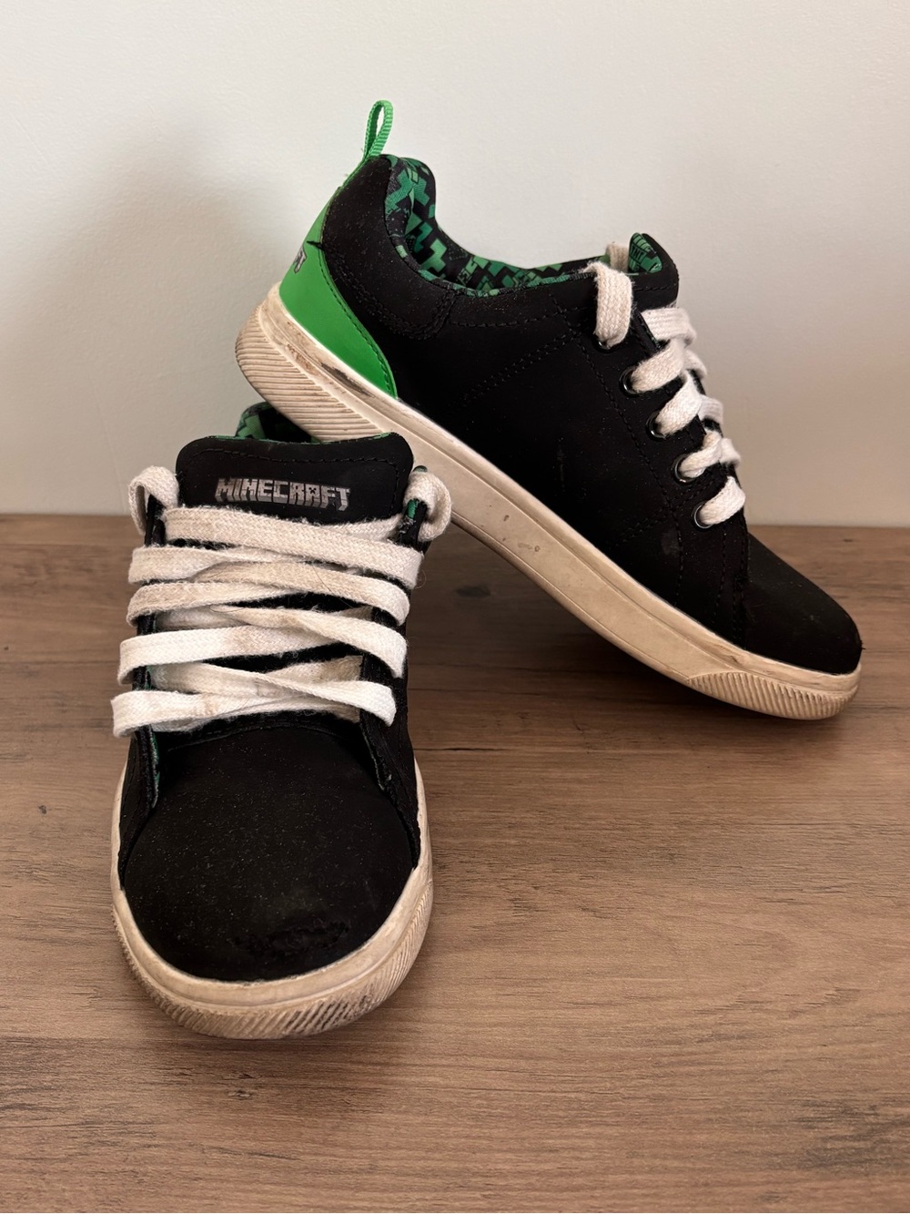 Minecraft Kids Low Top Sneakers size 1